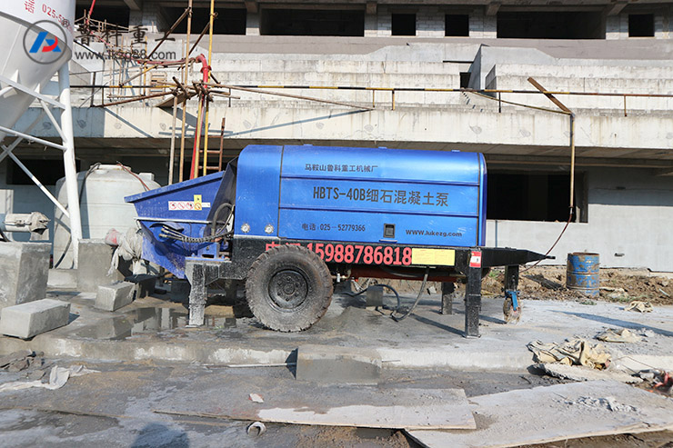 細石混凝土泵施工現場