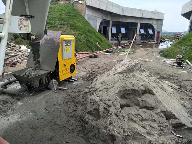 二次構造柱泵現場施工