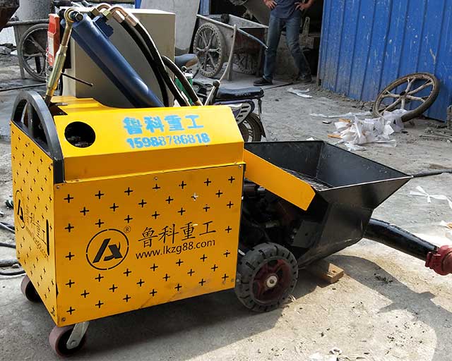 小型二次構造柱泵施工現場