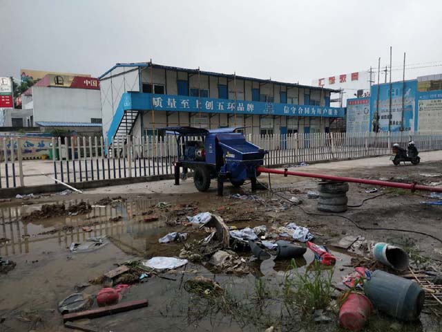 供銷(xiāo)新型細(xì)石混凝土泵