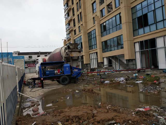 供銷(xiāo)新型細(xì)石混凝土泵